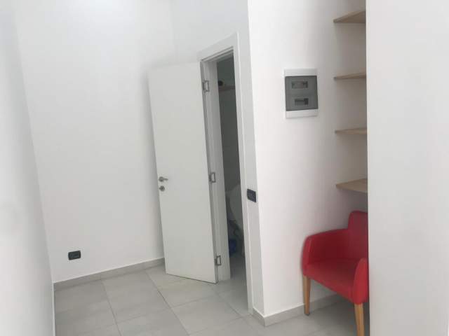 Tirane, jepet me qera ambjent biznesi 24 m² 450 Euro