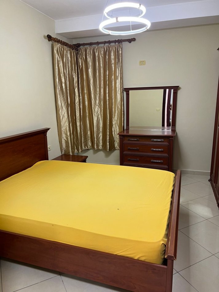 Tirane, jepet me qera apartament 1+1+Ballkon Kati 7, 66 m² 400 € (prane Bar Artistit)