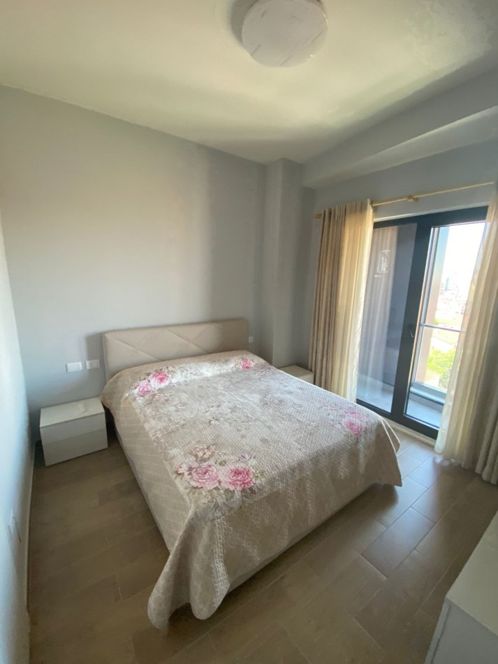 Tirane, jepet me qera apartament 1+1 Kati 7, 70 m² 650 € (tek shkolla e kuqe)
