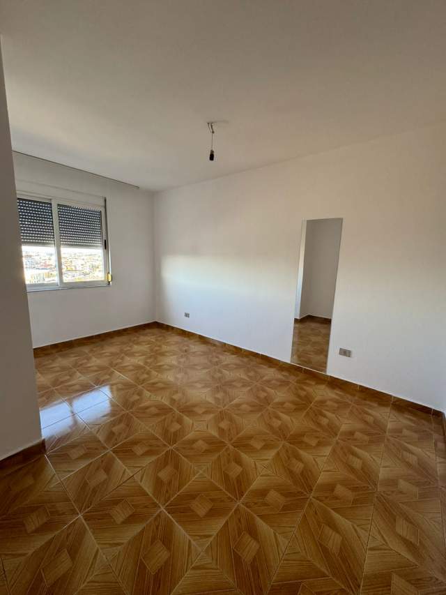 Tirane, jepet me qera apartament 2+1+BLK Kati 7, 86 m² 40.000 Leke (ish Restorant Durresi)