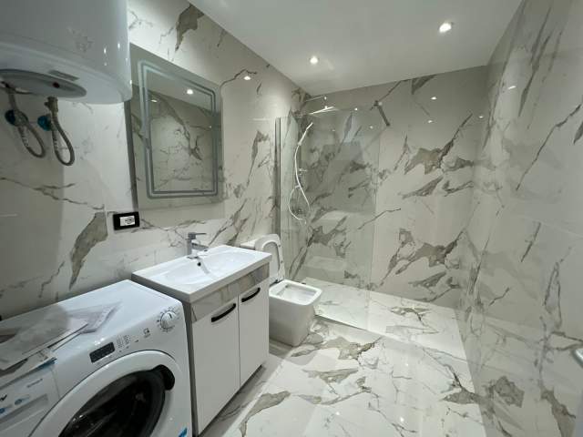 Tirane, shitet apartament 1+1+BLK Kati 5, 575 m² 75.000 Euro (Brryli)