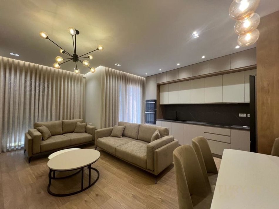 Tirane, jepet me qera apartament 2+1 Kati 1, 107 m² 1.000 € (Rose Garden)