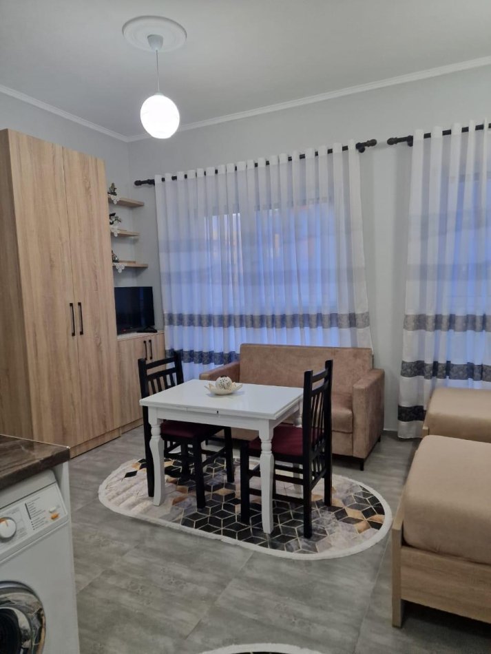Tirane, jepet me qera garsonier Kati 1, 30 m² 250 € (Pasho Hysa)