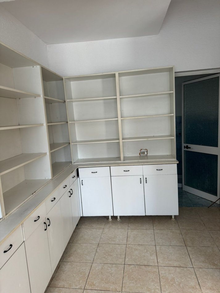 Tirane, jepet me qera ambjent biznesi Kati 1, 40 m² 800 € (Rruga Dibres)