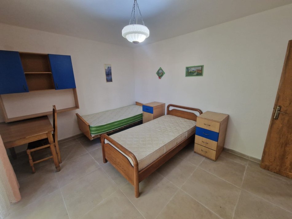 Tirane, jepet me qera apartament 3+1 Kati 4, 85 m² 550 € (21 Dhjetori , Mozaiku i Tiranes)