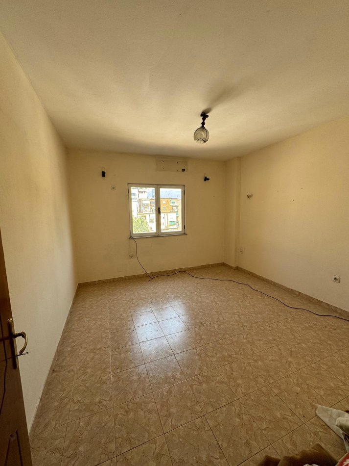 Tirane, shitet apartament 2+1+Ballkon Kati 3, 86 m² 190.000 € (Myslym Shyri)