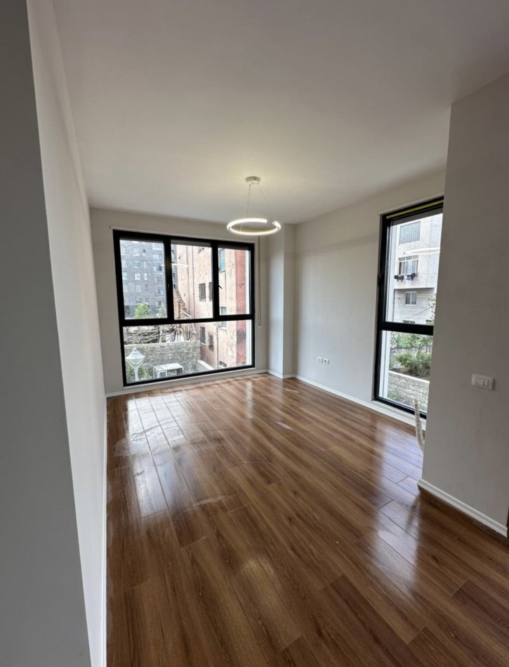 Apartament 2+1+2+ Depo ne Xhamllik.