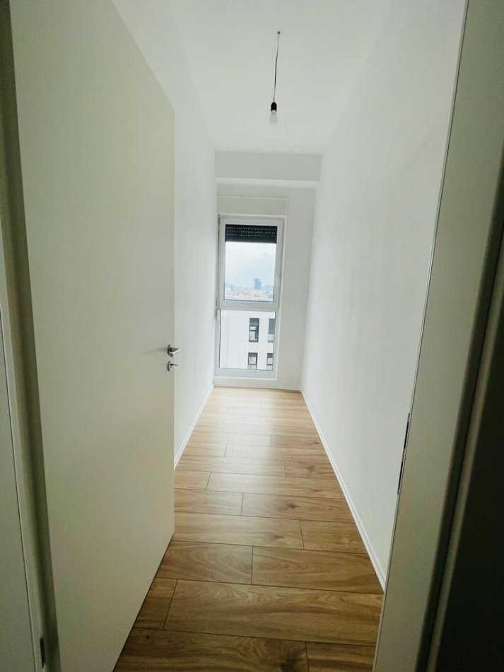Tirane, jepet me qera ambjent biznesi Kati 9, 120 m² 700 € (Jordan Misja)