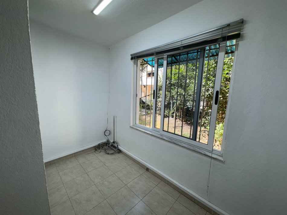 Tirane, jepet me qera apartament 1+1 Kati 1, 65 m² 450 € (muhamet gjollesha)