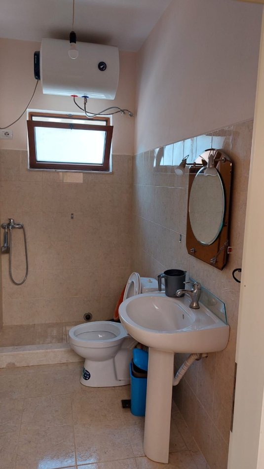 Tirane, jepet me qera apartament 3 Katshe Kati 1, 280 m² 450 € (Fresk)