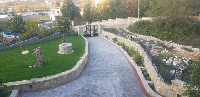 Tirane, shes Vile Kati 3, 1.200 m² 490.000 Euro (pez-helmas)