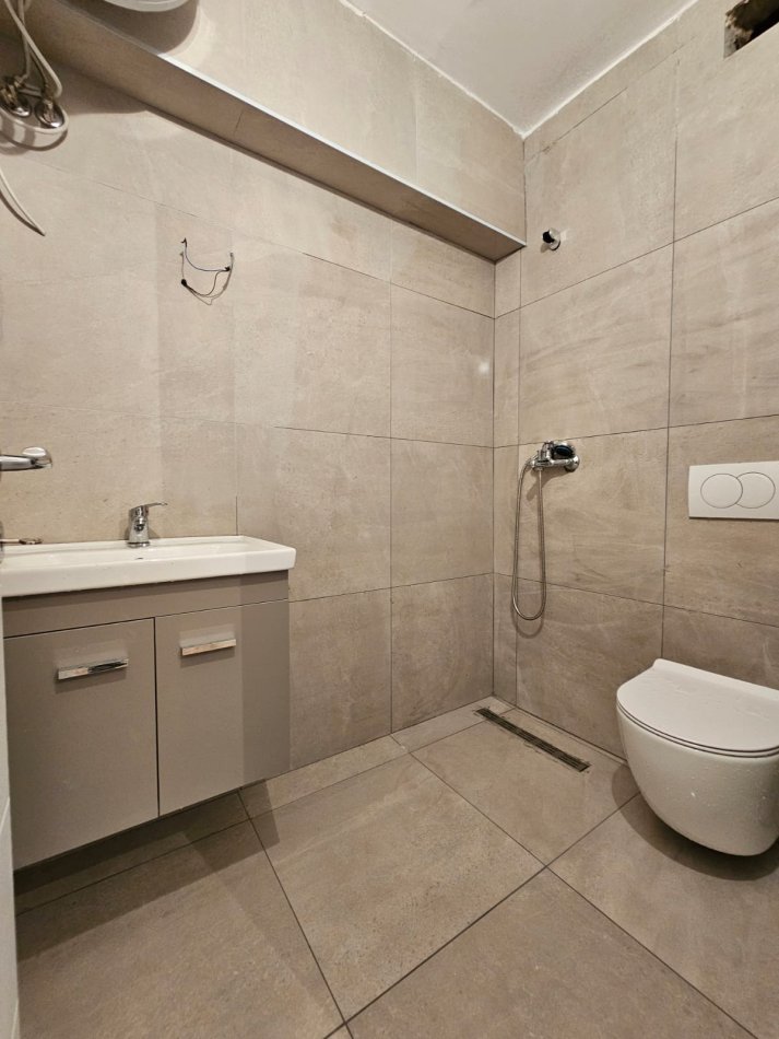 Tirane, shitet apartament 1+1 Kati 5, 42 m² 106.000 € (rruga sander prosi)
