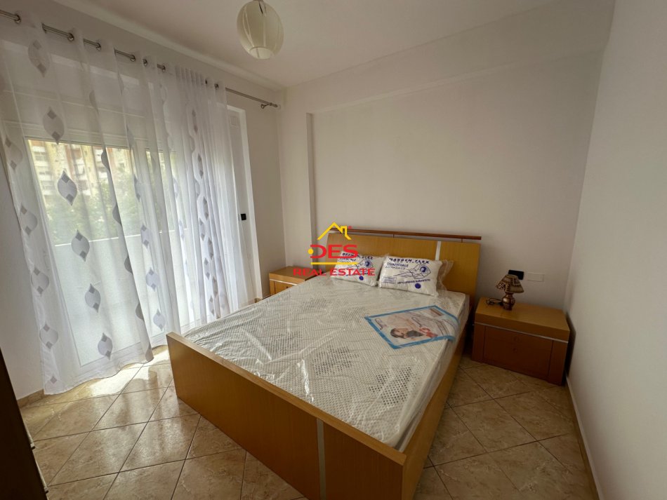 Vlore, jepet me qera apartament 2+1 Kati 2, 110 m² 400 € (Rruga Hasan Kushta)