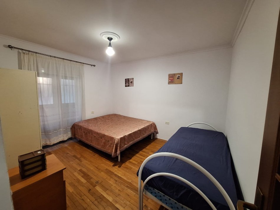 Tirane, jepet me qera apartament 2+1 Kati 2, 74 m² 470 € (Mine peza)