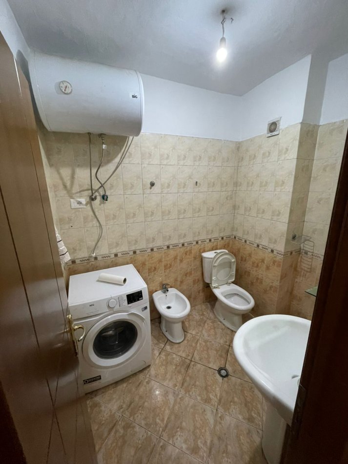 Tirane, shitet apartament 2+1 Kati 4, 104 m² 165.000 € (Tek Eleonora)