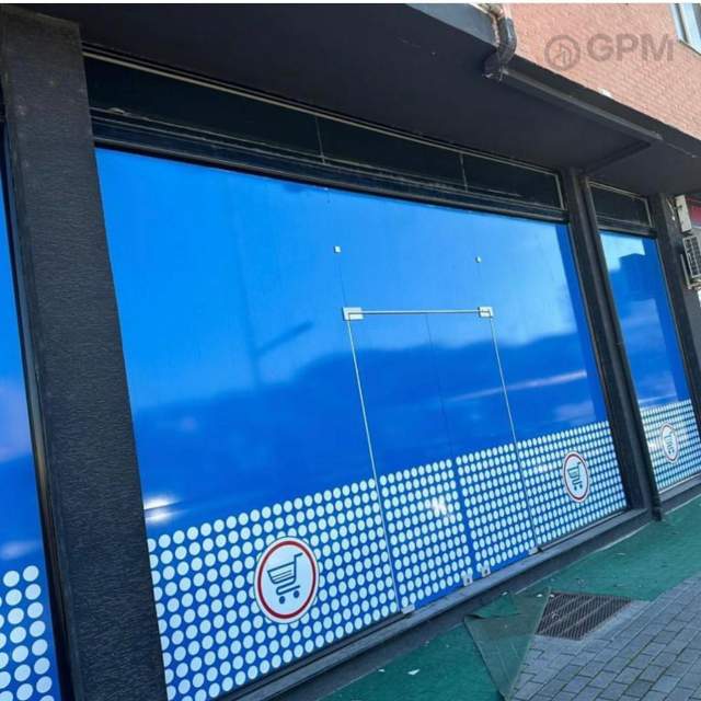 Tirane, shitet ambjent biznesi Kati 0, 130 m² 2.350 Euro/m2  i negociushem ne Astir.