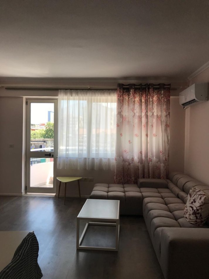 Tirane, jepet me qera apartament 2+1 Kati 5, 85 m² 600 € (Myslym shyri)