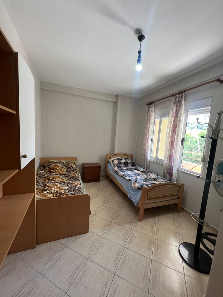 Tirane, jepet me qera apartament 2+1+Ballkon Kati 4, 165.000 € 