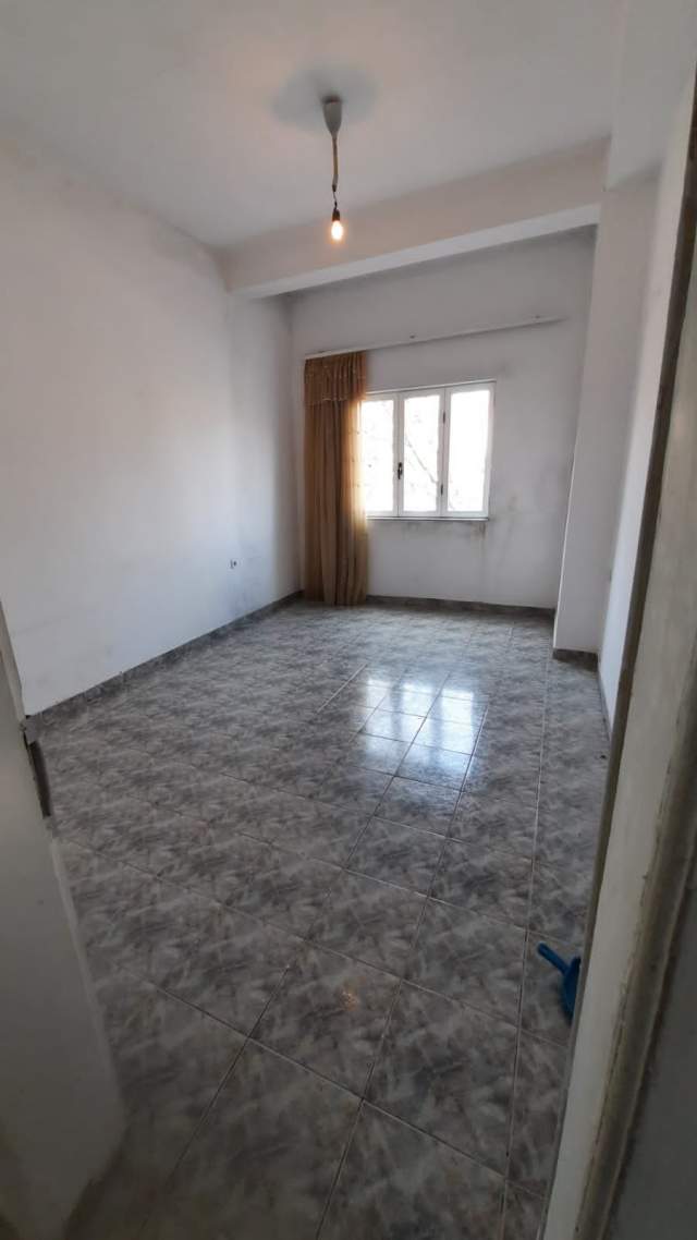 Tirane, shitet apartament 2+1 Kati 3, 68 m² 90.000 Euro (21 Dhjetori)