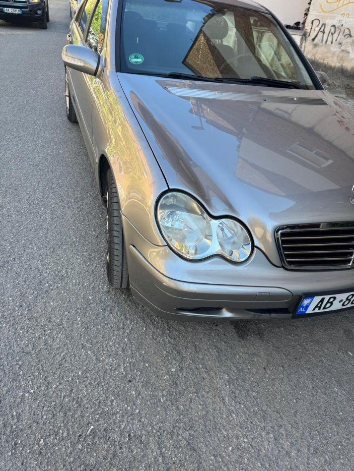 Tirane, shes makine MERCEDES BENZ C-CLASS 220 SPORT E DITION Nafte, gri metalizato automatik Klima 206.379 km