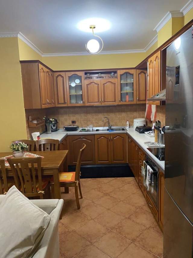 Tirane, jepet me qera apartament 3+1+A+BLK Kati 2, 110 m² 700 Euro (Ndre Mjeda)
