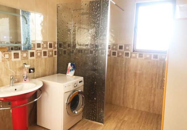 Tirane, shitet apartament 143 m² 221.650 Euro