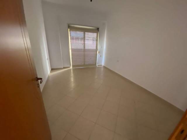 Vlore, shitet apartament 1+1+BLK Kati 5, 85 m² 60.000 Euro (Albano-Romina)