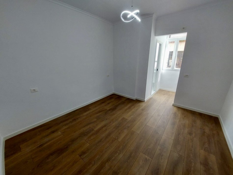 Tirane, shitet apartament 2+1+Aneks+Ballkon Kati 5, 90 m² 185.000 € (Dibres te Medreseja)