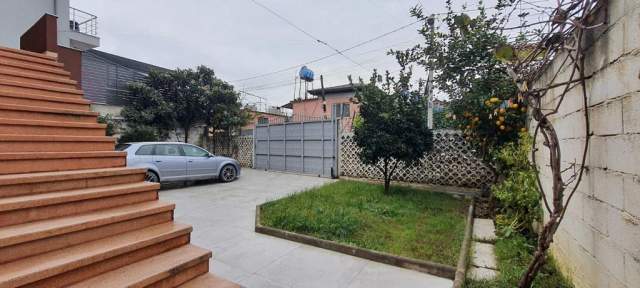 Tirane, shes Vile 2 Katshe 194 m² 250.000 Euro (Institut)