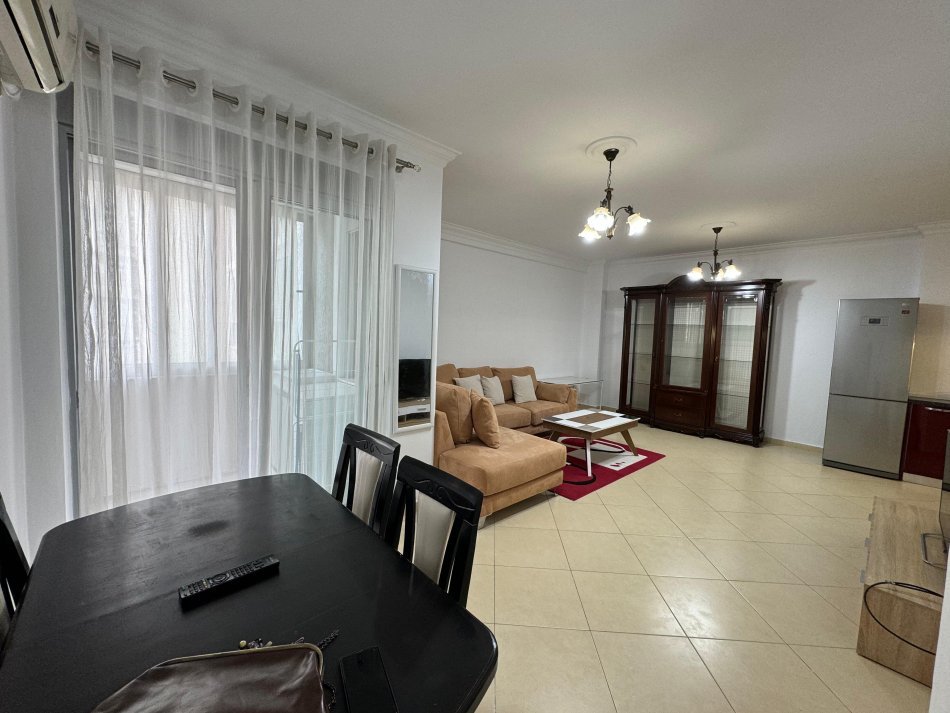Tirane, jepet me qera apartament 1+1+Aneks+Ballkon, Kati 3, 74 m² 350 € (Besim Alla)