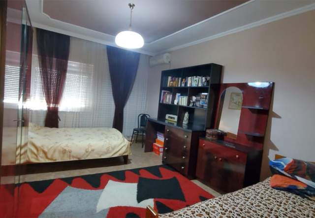Tirane, shitet apartament 163 m² 180.000 Euro