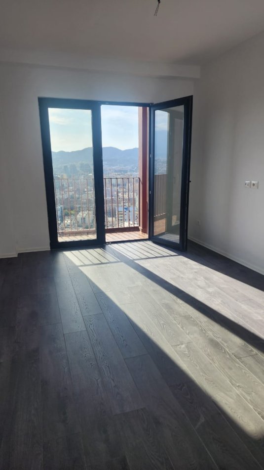 Ekskluzive: Apartament 3+1 Me Post Parkimi Per Shitje, Kompleksi Tirana Garden Building