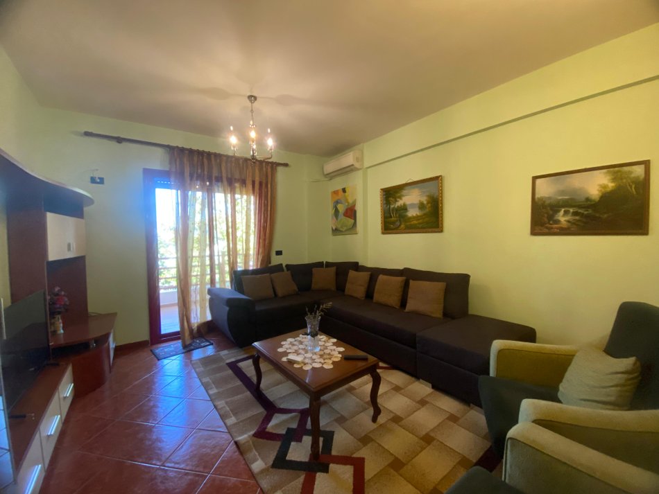 Tirane, jepet me qera apartament 2+1+Ballkon Kati 3, 85 m² 650 € (Rruga e Kavajës)