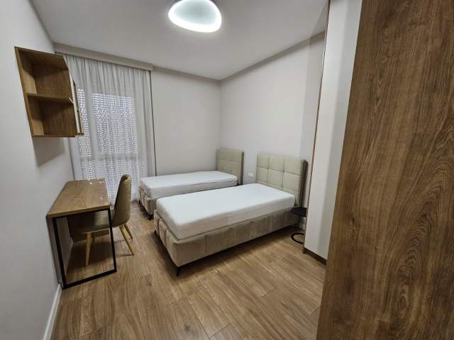 Tirane, jepet me qera apartament 2+1+BLK Kati 2, 120 m² 1.300 Euro (teg)