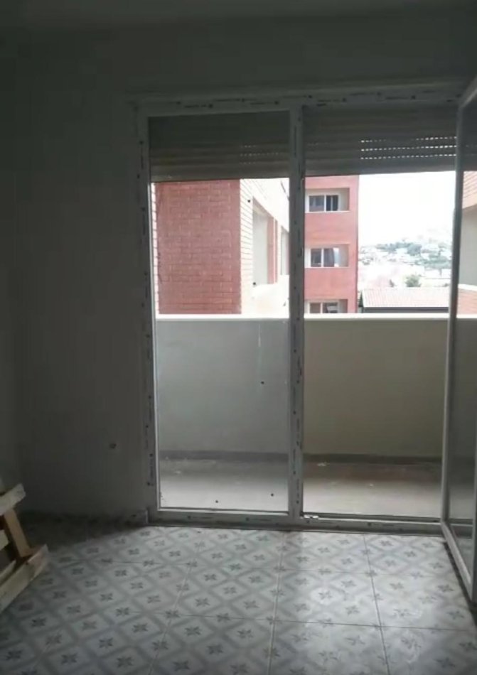 Shqiperi, jepet me qera apartament 1+1+Ballkon Kati 10, 65 m² 300 € (Yzberisht)