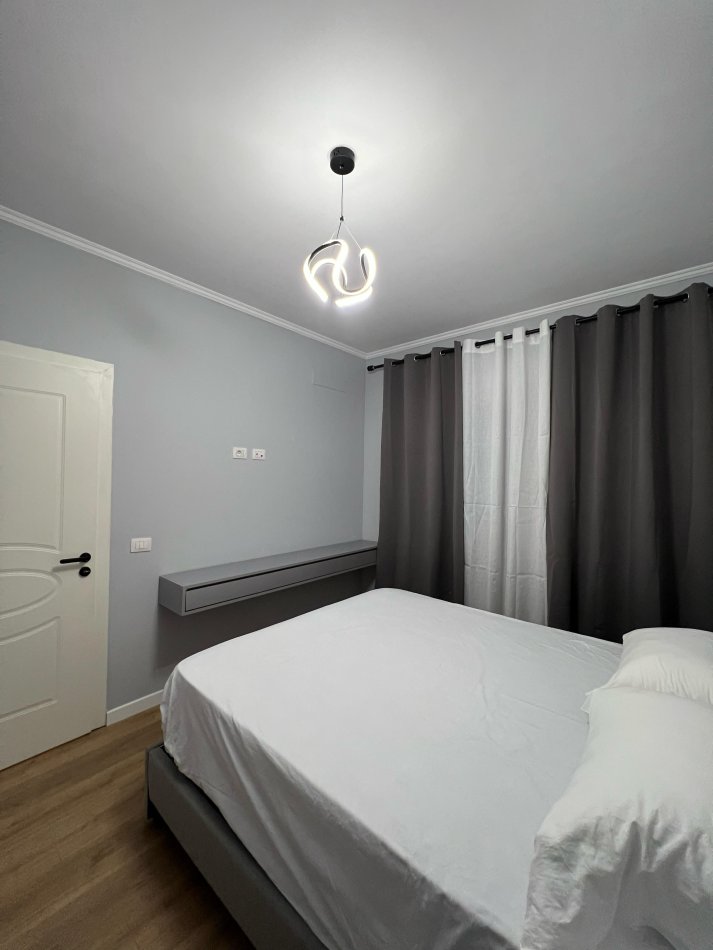Tirane, jepet me qera apartament 1+1+Ballkon Kati 4, 65 m² 500 € 