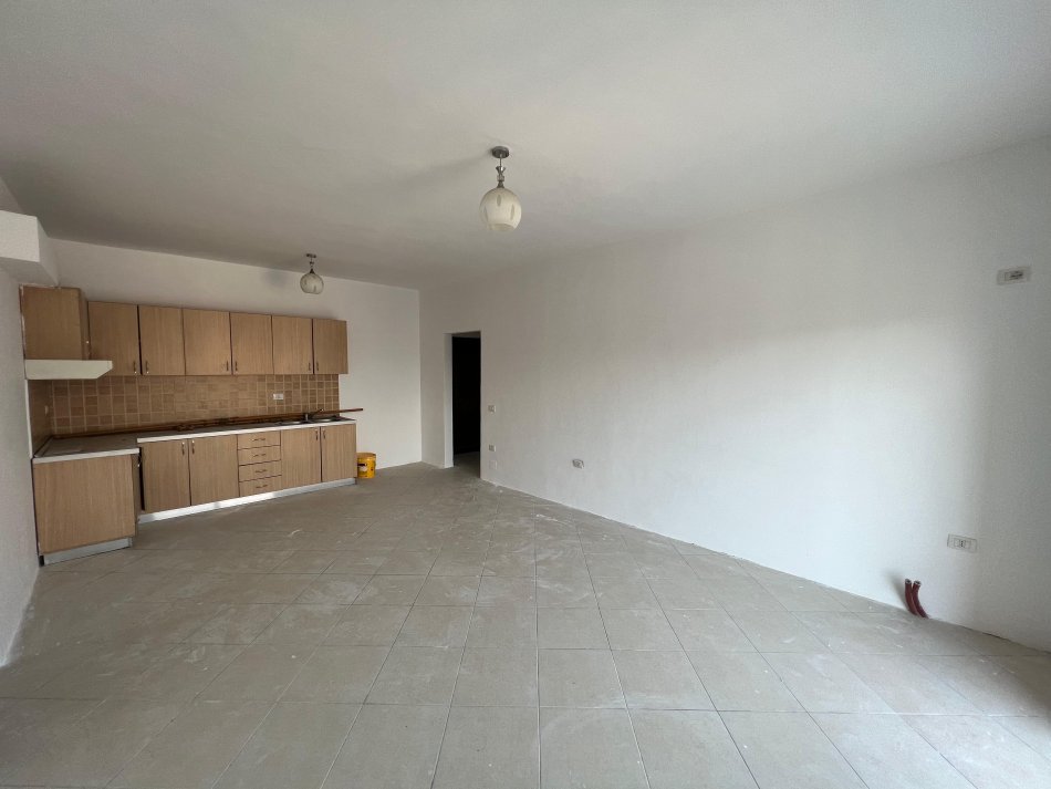 Tirane, shitet apartament 2+1 Kati 9, 110 m² 149.000 € (astir)