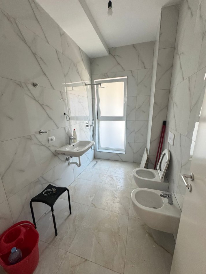 Tirane, jepet me qera apartament 2+1 Kati 2, 90 m² 450 € (rruga jordan misja)