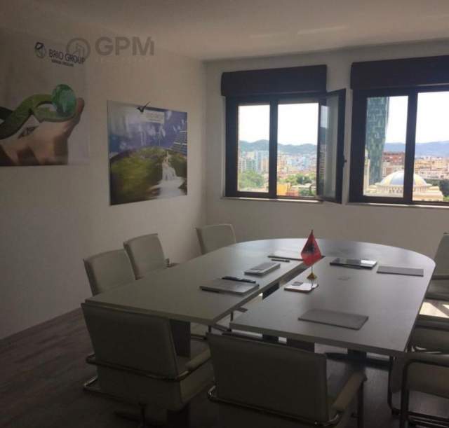 Tirane, jepet me qera zyre Kati 10, 100 m² 1.300 Euro ne Qender