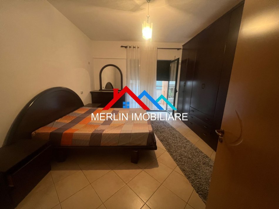 Tirane, shitet apartament 1+1+Ballkon Kati 2, 73 m² 125.000 € (Bill Klinton)