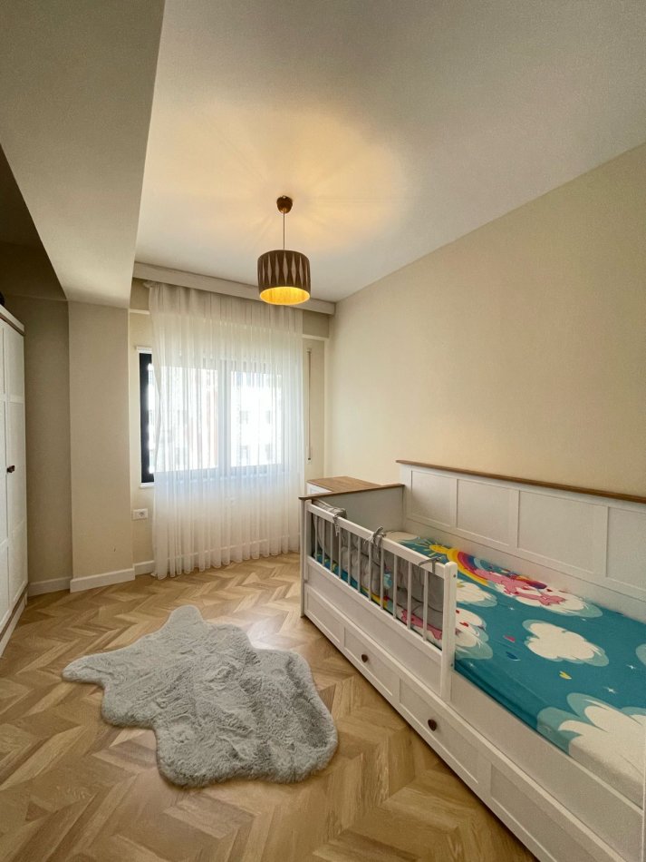 Tirane, jepet me qera apartament 3+1+Ballkon Kati 3, 150 m² 1.200 € (Rezidenca Kodra e Diellit 1)