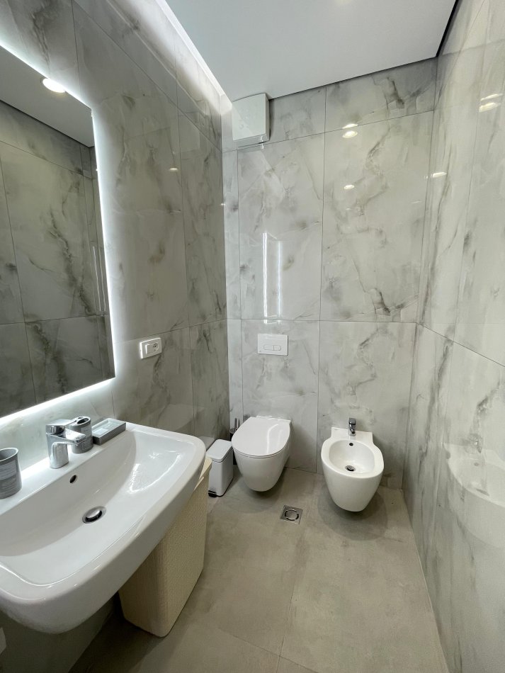 Tirane, shitet apartament 3+1 Kati 1, 110 m² 275.000 € (Liqeni Thate)