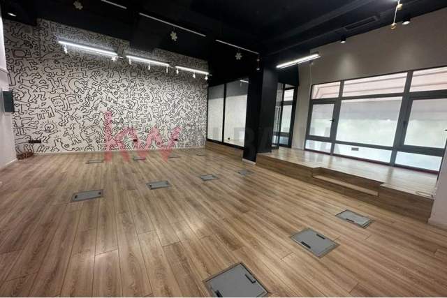 Tirane, jepet me qera ambjent biznesi Kati 2, 105 m² 800 Euro (Rruga e Kavajes)