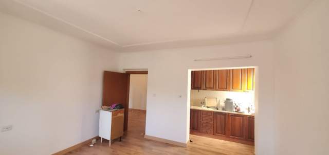 Tirane, shitet apartament 78 m² 95.000 Euro
