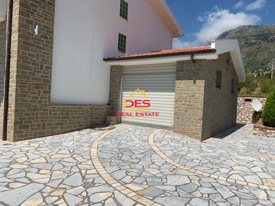 Vlore, shitet Vile 2 Katshe Kati 2, 262 m² 485,000 € (Tragjas)