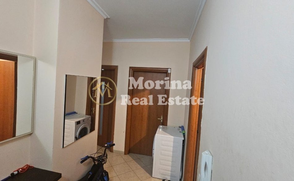 Tirane, jepet me qera apartament 1+1 Kati 4, 65 m² 400 € (Yzberisht)