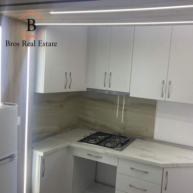 Tirane, jepet me qera apartament 1+1 60 m² 450 Euro