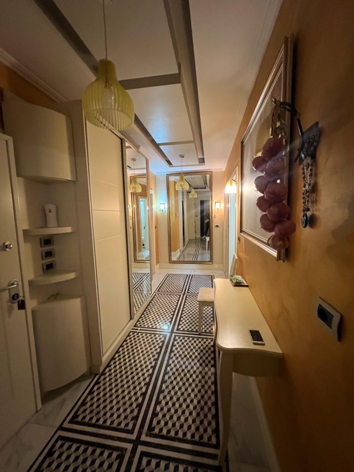 Tirane, shitet apartament 3+1+Ballkon Kati 5, 129 m² 175.000 € (Astir, Bar Artisti)
