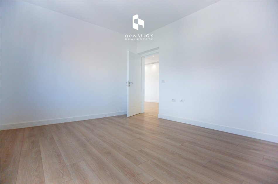 Shitet:  2+1+2wc & Ballkon 📍Zogu Zi - Ring Center TOP LOCATION || 100% i Rinovuar -- JUG - LINDJE (( 195.000€ ))