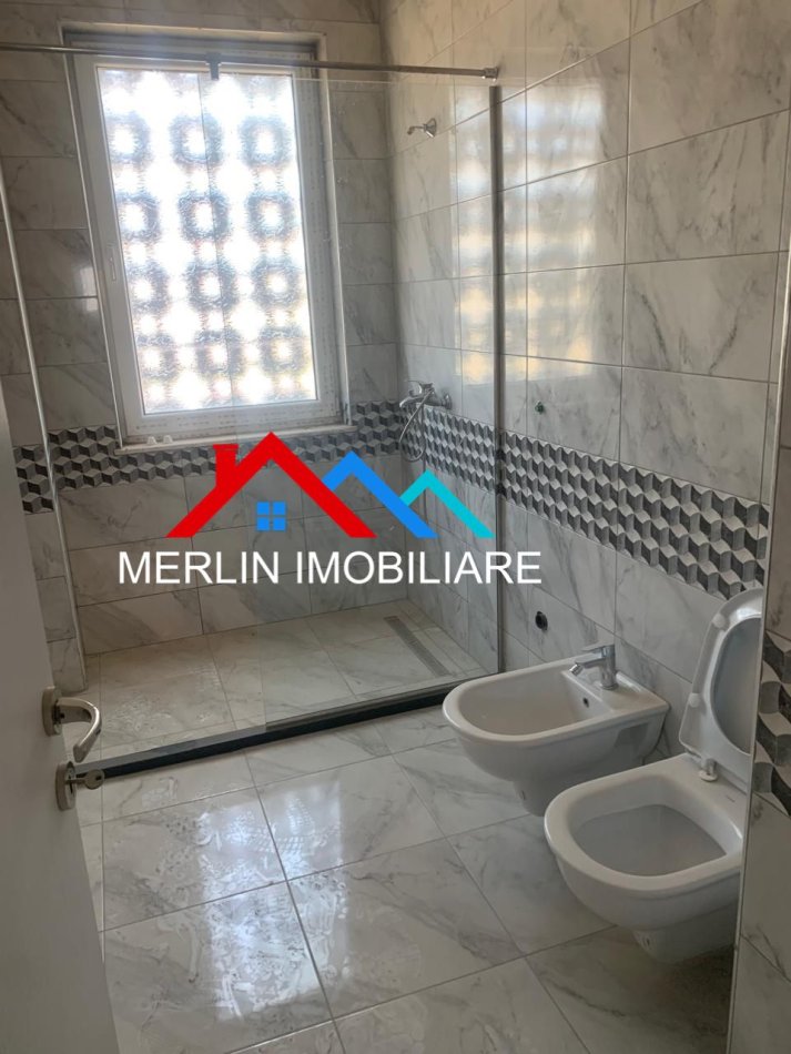 Tirane, shitet apartament 3+1 Kati 7, 195 m² 300.000 € (Xhanfize Keko)